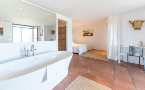 Garden bedroom with ens suite facilities